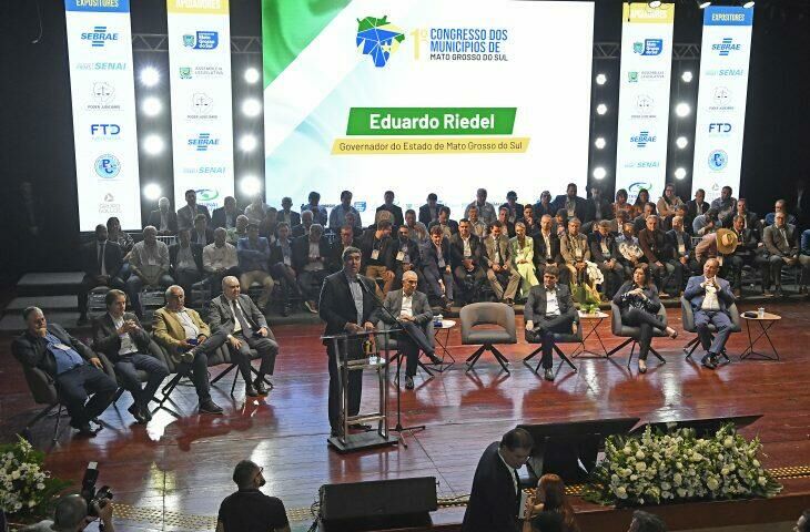 Imagem de compartilhamento para o artigo Governo repassou mais de R$ 5 bilhões aos 79 municípios de MS em 2023 da MS Todo dia
